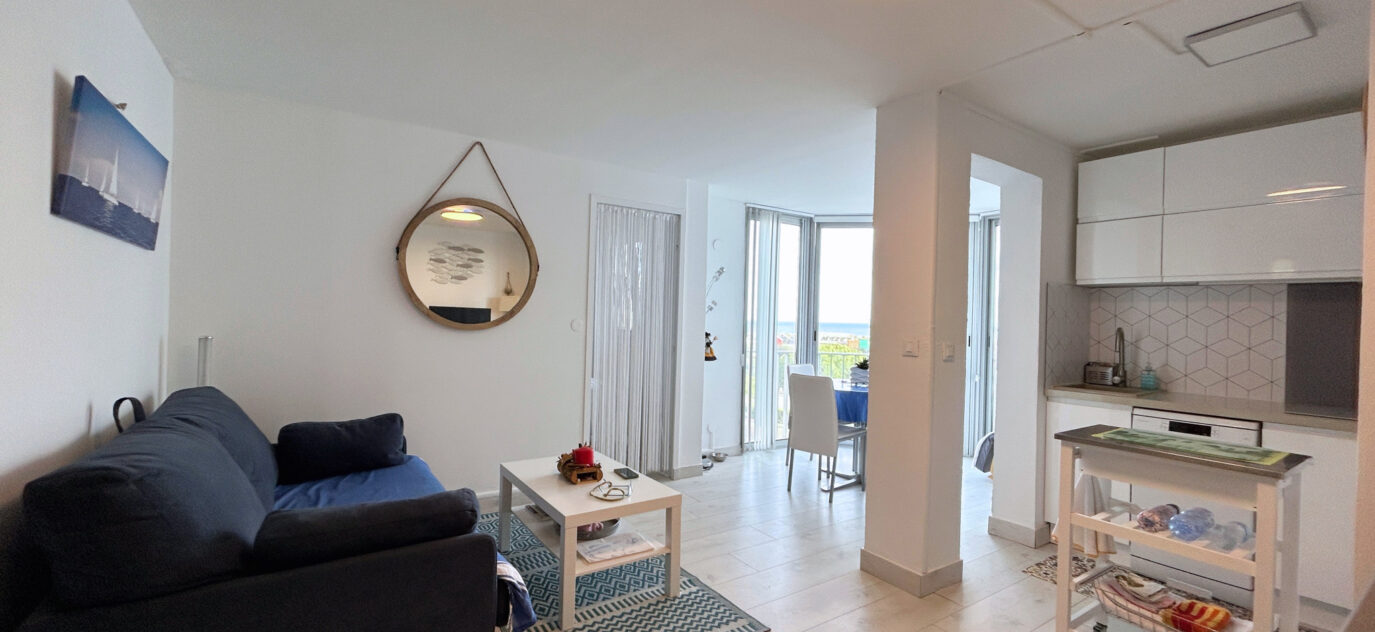 Bel appartement de type 2 vue mer, secteur Grande plage,Lydi – 2 pièces – 1 chambre – 33 m²