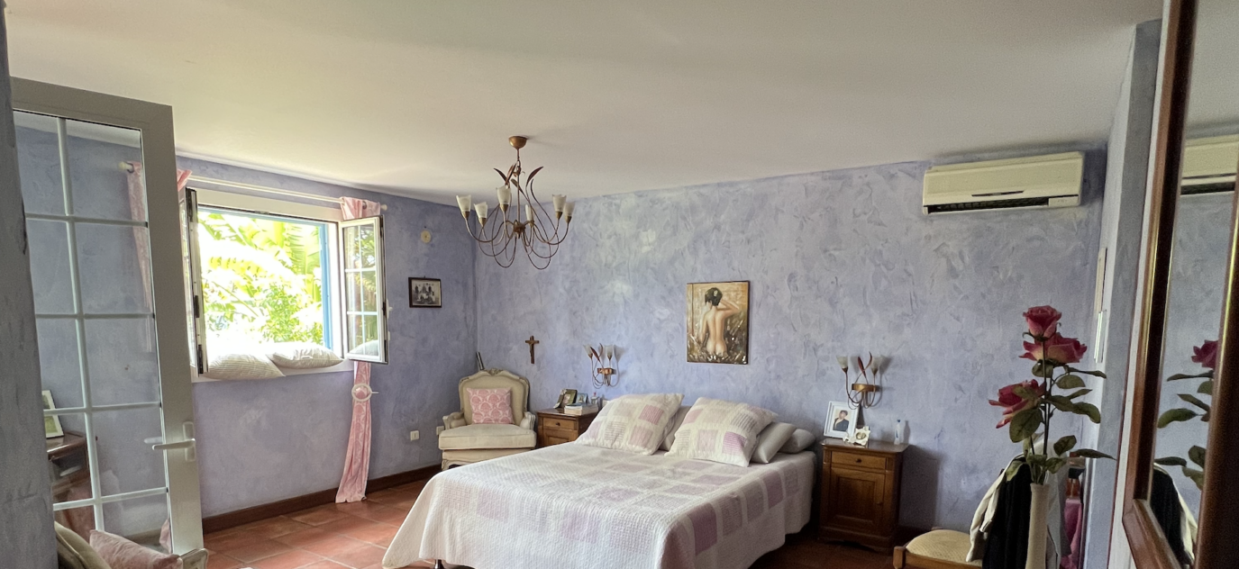 Charmante propriété située à SAINT-PIERRE, Bois d’Olives – 5 pièces – 3 chambres – 286 m²