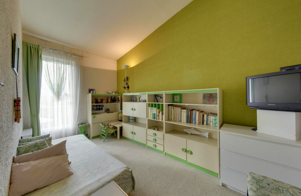 Propriété à Biviers – 7 pièces – 6 chambres – 157.11 m²