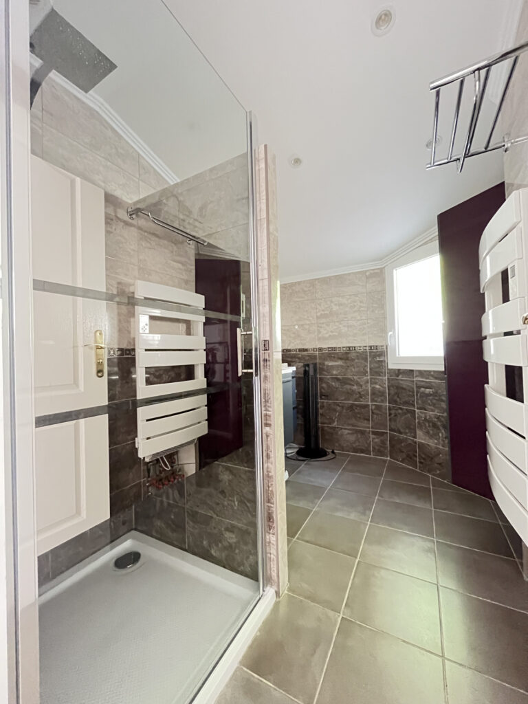 Villa F4 vue mer et collines – 4 pièces – 3 chambres – 145 m²