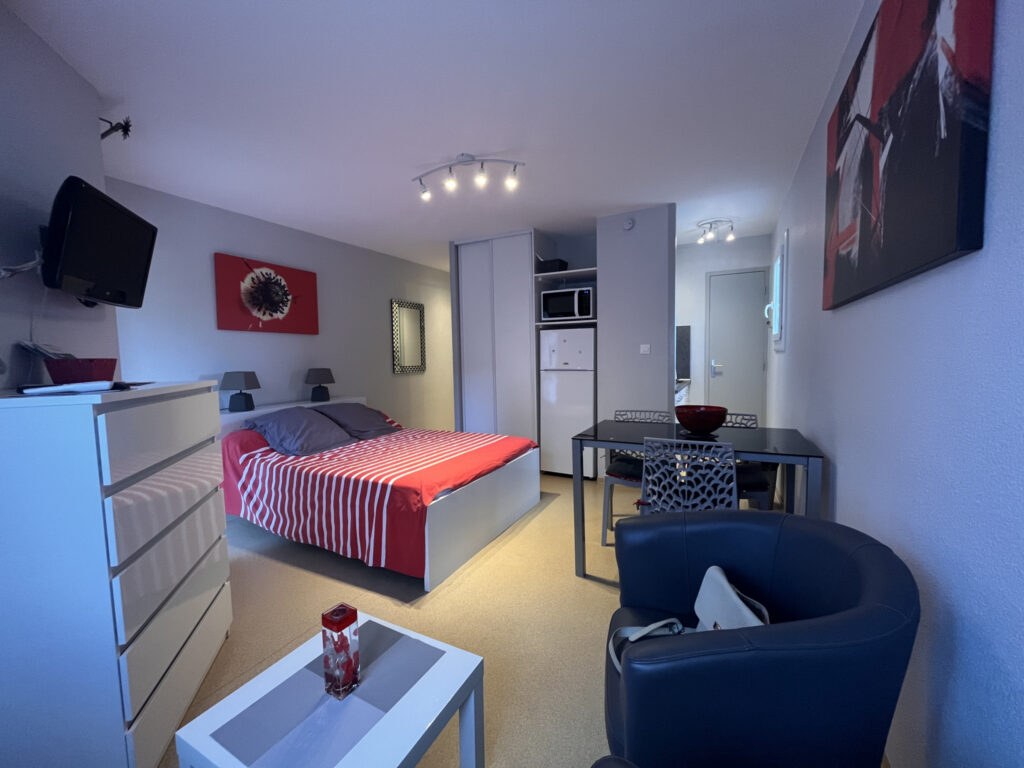 AMELIE LES BAINS – 1 pièce – NR chambres – 24.22 m²