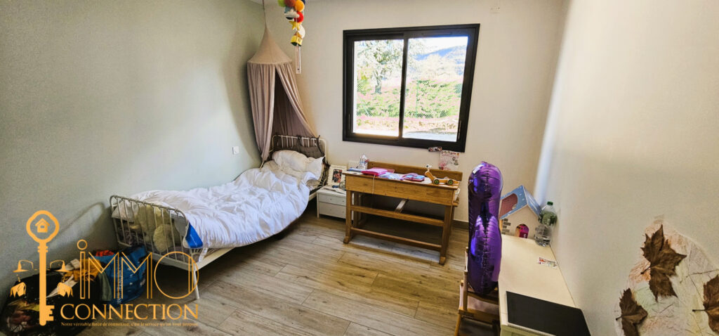 Villa d’architecte 4 pièces de 160 m2  – 4 pièces – 3 chambres – 160 m²