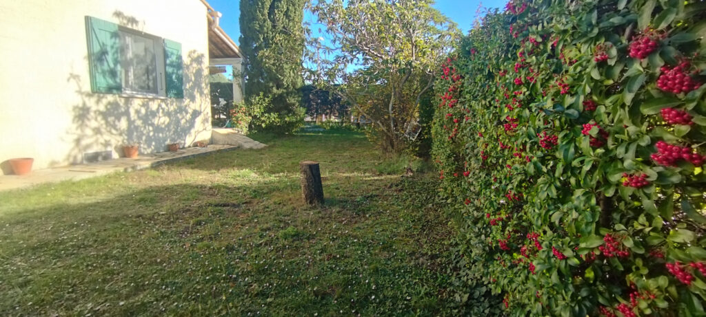 MAISON PLAIN PIED 3 CHAMBRES JARDIN PISCINE – 4 pièces – 3 chambres – 113 m²