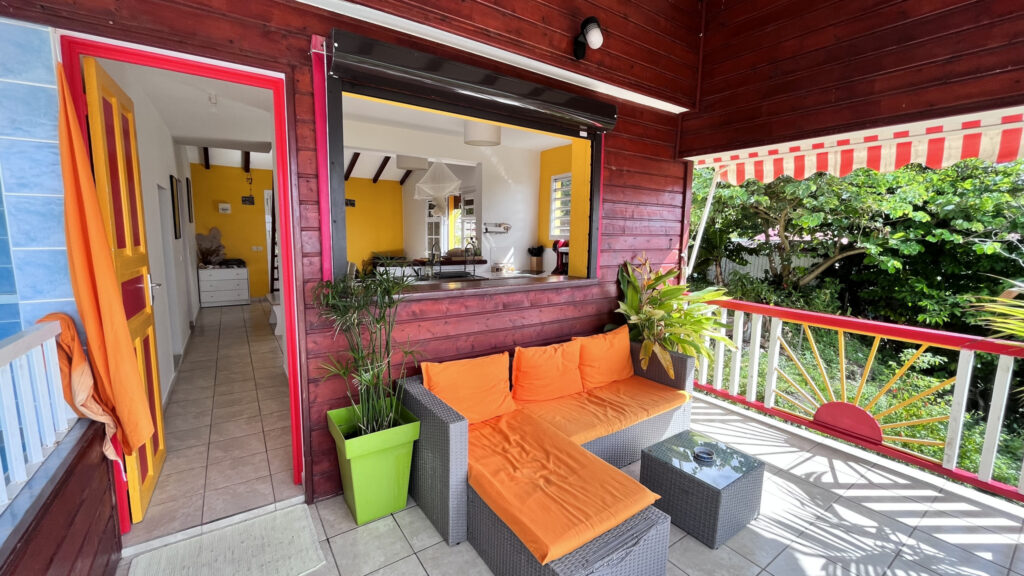 Les Saintes Terre-De-Bas, villa vue mer et piscine. – 4 pièces – 3 chambres – 110.77 m²