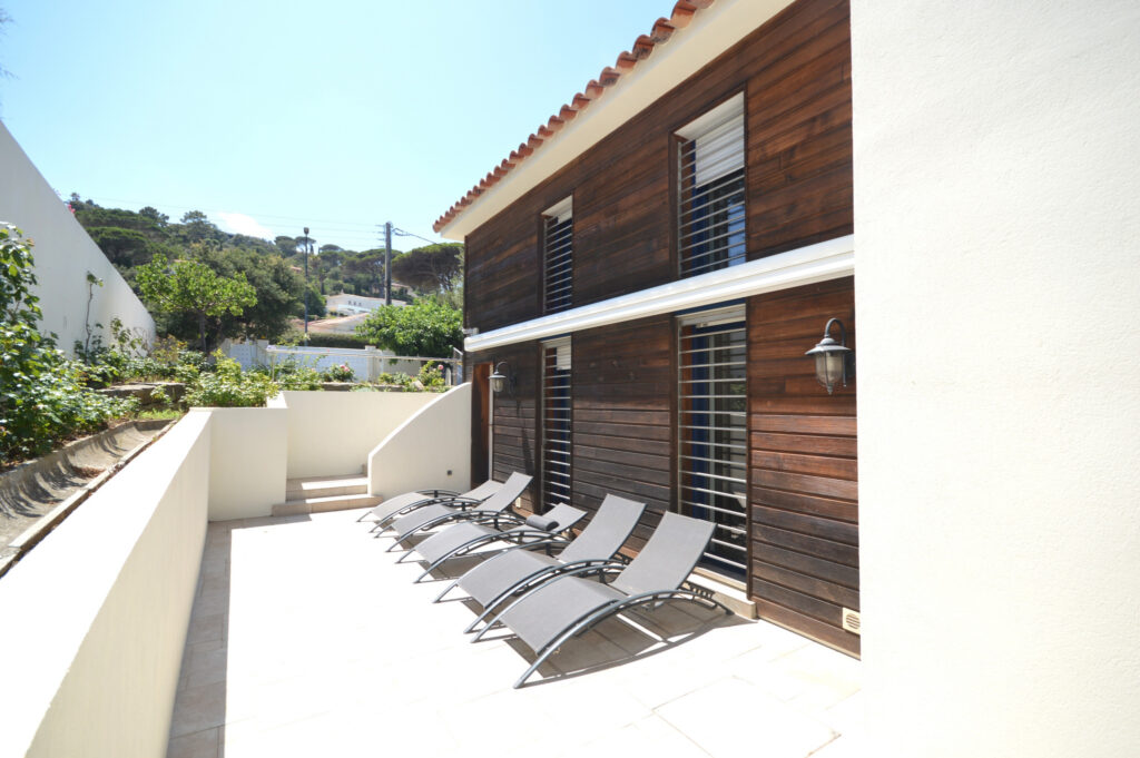 Villa d’architecte  vue mer panoramique -pieds dans l’eau  – 8 pièces – 4 chambres – 150 m²