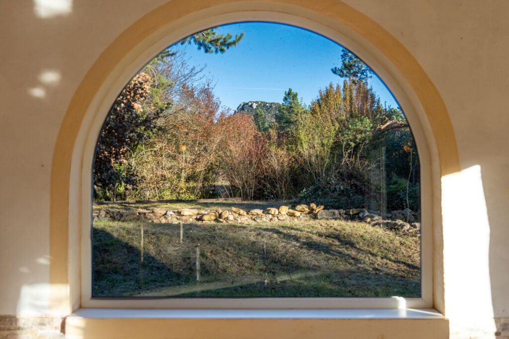 A vendre maison individuelle de 220 m2 à Mazaugues (83) terr – 6 pièces – 5 chambres – 220 m²