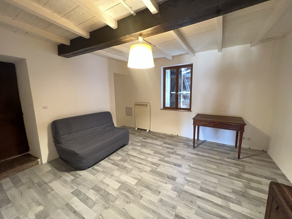 Maison avec dépendance et terrain – 5 pièces – 3 chambres – 115 m²