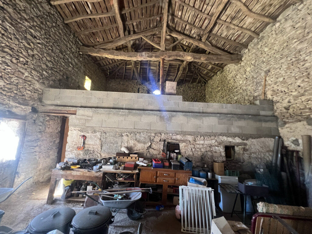 Maison avec dépendance et terrain – 5 pièces – 3 chambres – 115 m²