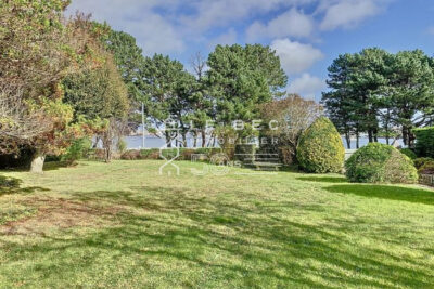 LARMOR-PLAGE : Magnifique maison de 270 m² édifiée sur 1750 m – 8 pièces – 5 chambres – 277 m²