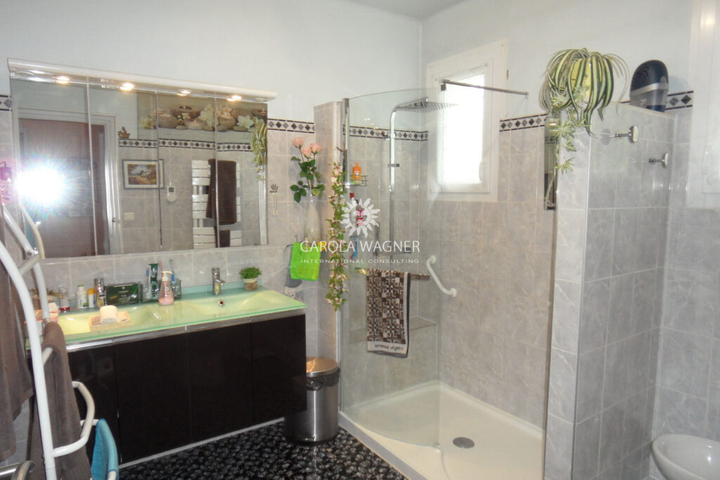 vente villa 8 Pièce(s) – 8 pièces – 4 chambres – 246.00 m²