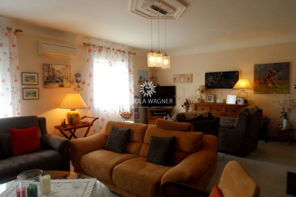 vente villa 8 Pièce(s) – 8 pièces – 4 chambres – 246.00 m²