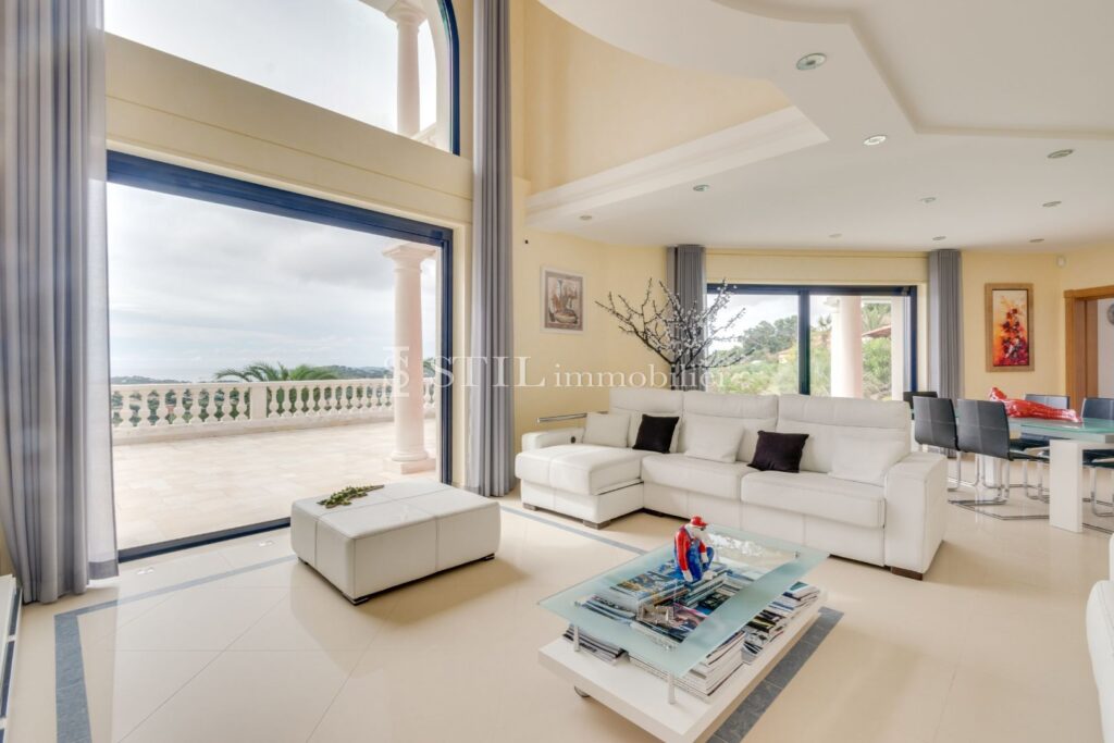 vente villa 5 Pièce(s) – 5 pièces – 3 chambres – 200.00 m²