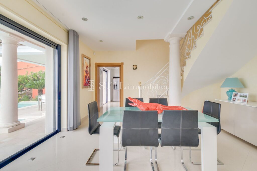 vente villa 5 Pièce(s) – 5 pièces – 3 chambres – 200.00 m²