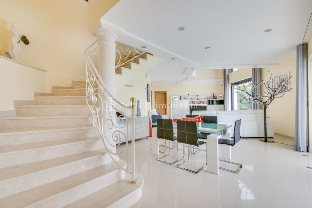 vente villa 5 Pièce(s) – 5 pièces – 3 chambres – 200.00 m²