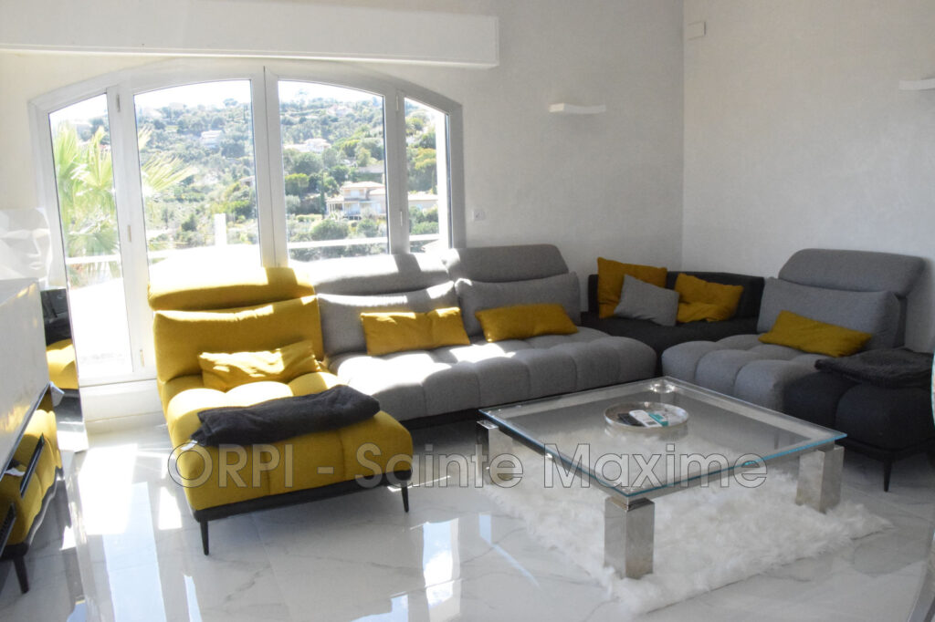 location villa 6 Pièce(s) – 6 pièces – 5 chambres – 250.00 m²