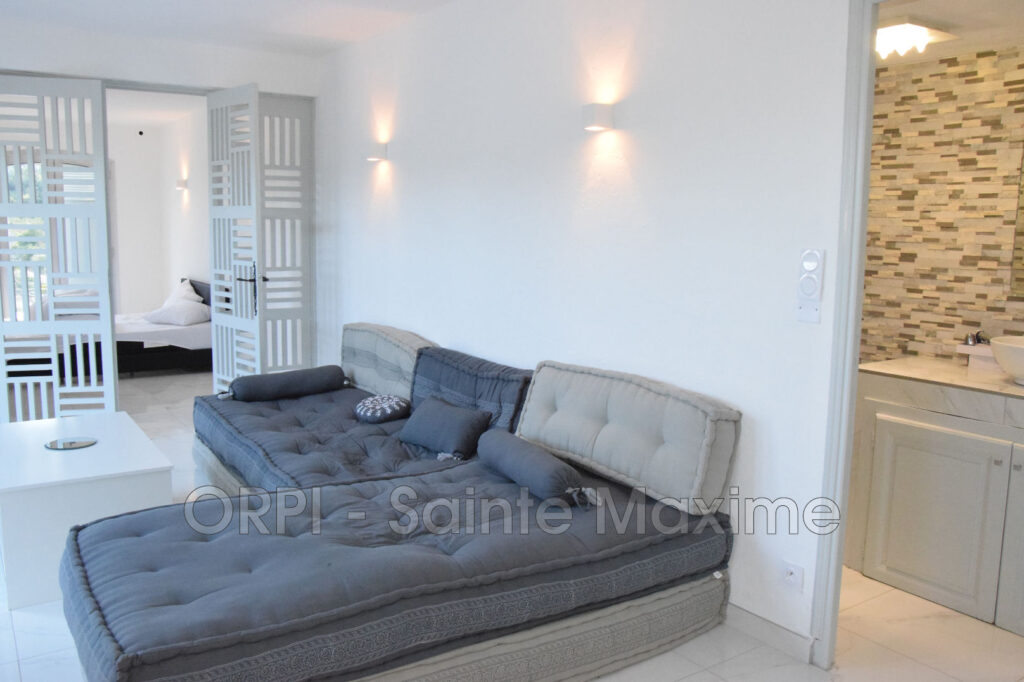 location villa 6 Pièce(s) – 6 pièces – 5 chambres – 250.00 m²