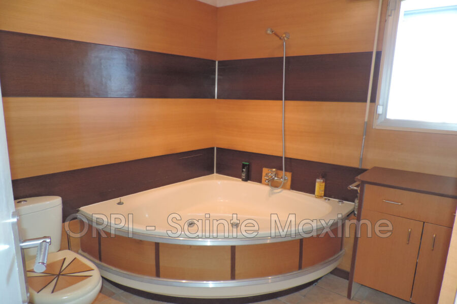 Appartement à louer à Sainte-maxime