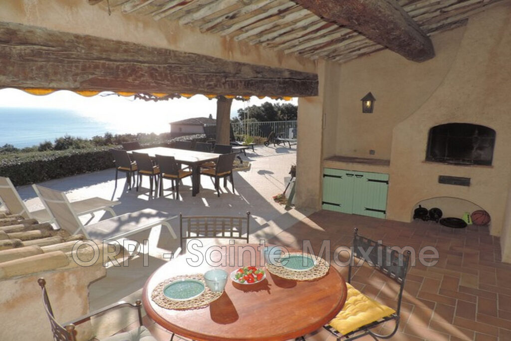 location villa 6 Pièce(s) – 6 pièces – 4 chambres – 150.00 m²