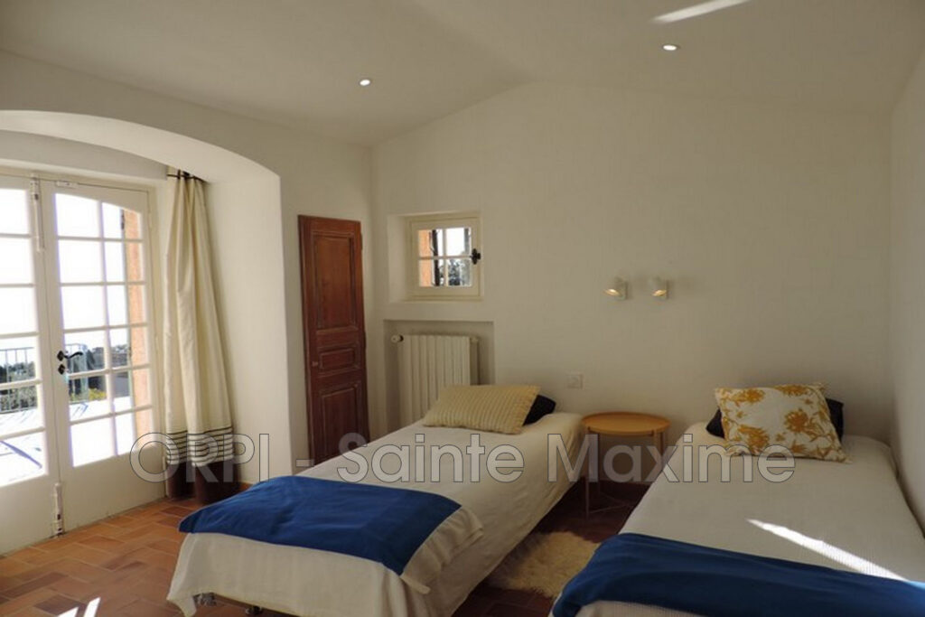 location villa 6 Pièce(s) – 6 pièces – 4 chambres – 150.00 m²