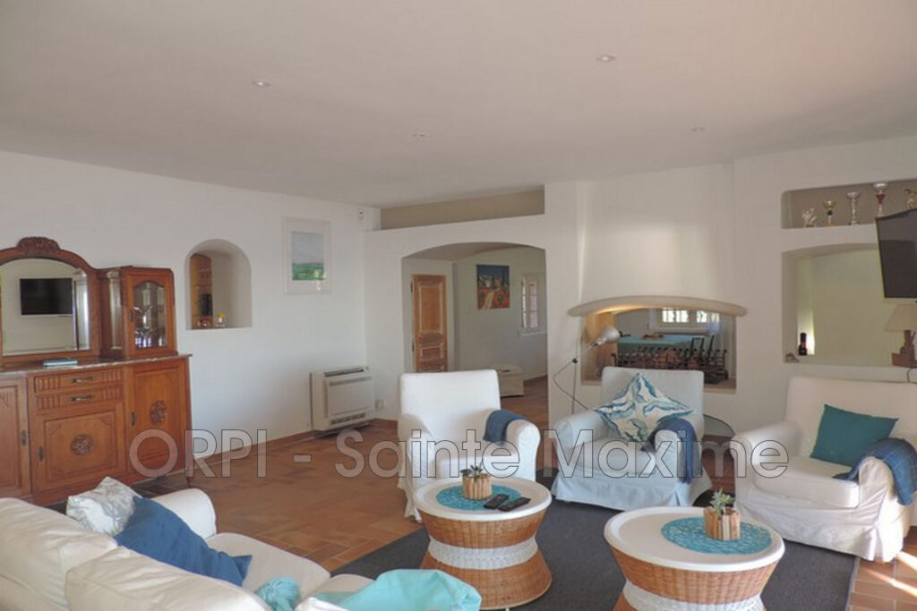 location villa 6 Pièce(s) – 6 pièces – 4 chambres – 150.00 m²