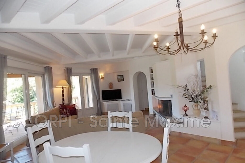 location villa 5 Pièce(s) – 5 pièces – 4 chambres – 180.00 m²