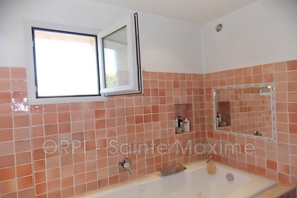 location villa 5 Pièce(s) – 5 pièces – 4 chambres – 180.00 m²