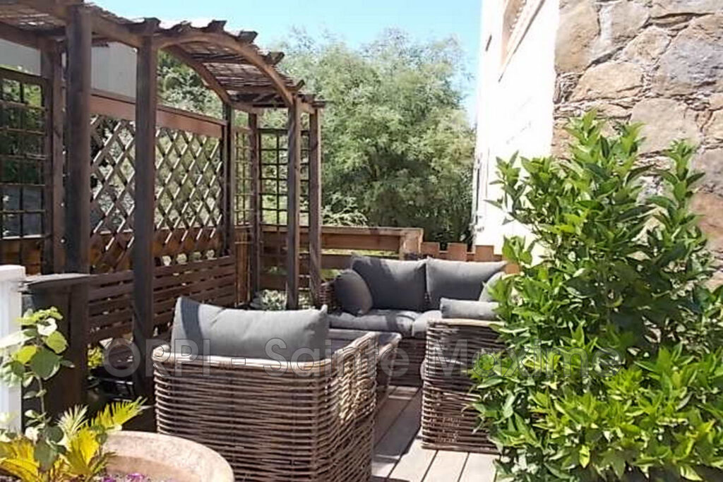 location villa 5 Pièce(s) – 5 pièces – 4 chambres – 180.00 m²