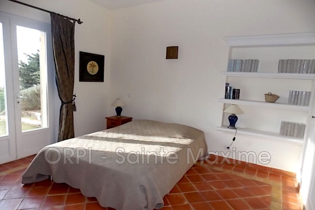 location villa 5 Pièce(s) – 5 pièces – 4 chambres – 220.00 m²