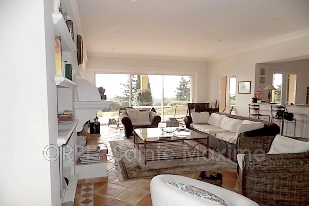 location villa 5 Pièce(s) – 5 pièces – 4 chambres – 220.00 m²