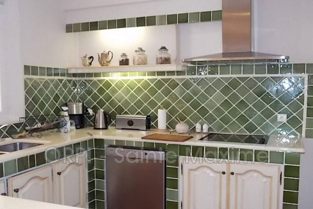 location villa 5 Pièce(s) – 5 pièces – 4 chambres – 220.00 m²