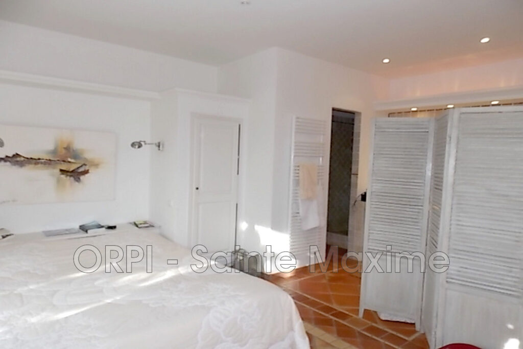 location villa 5 Pièce(s) – 5 pièces – 4 chambres – 220.00 m²