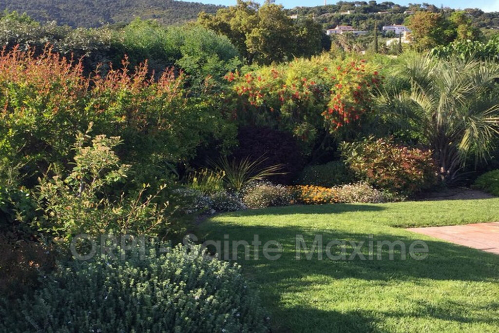 location villa 5 Pièce(s) – 5 pièces – 4 chambres – 220.00 m²