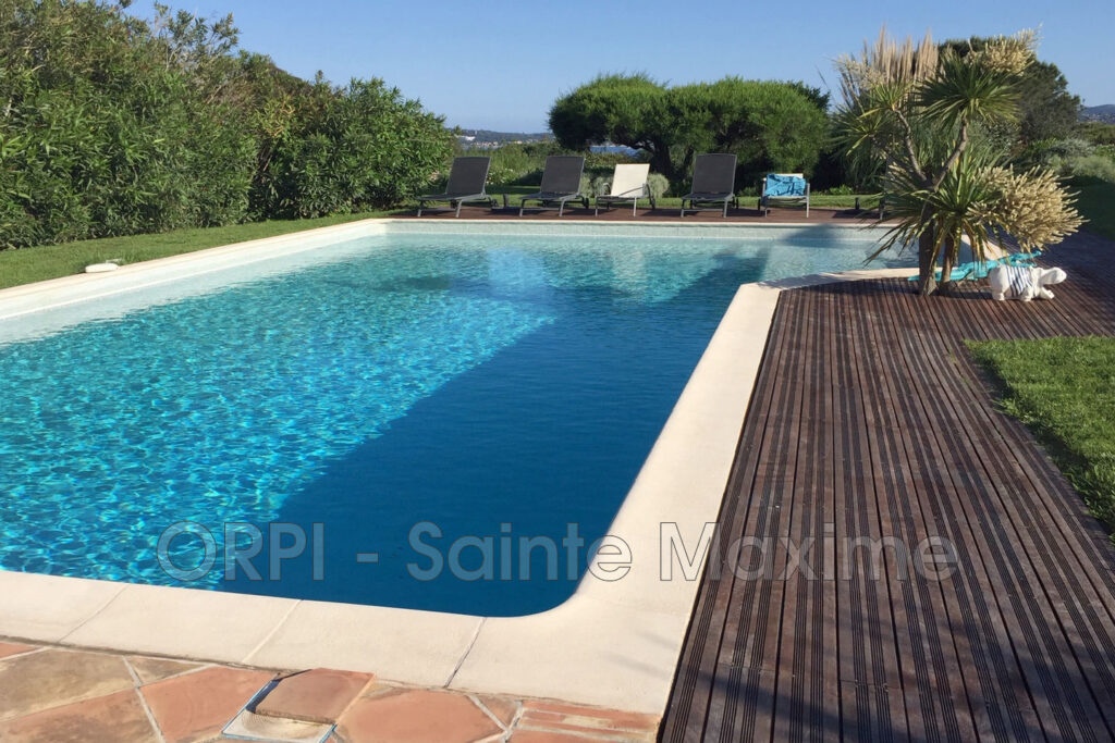 location villa 5 Pièce(s) – 5 pièces – 4 chambres – 220.00 m²