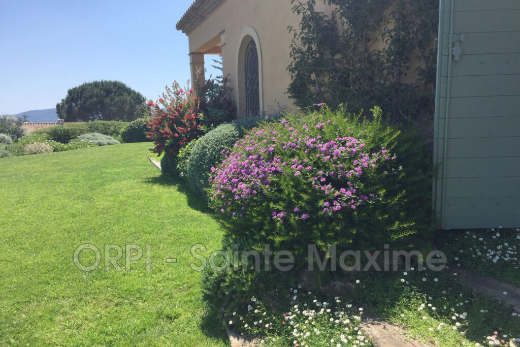 location villa 5 Pièce(s) – 5 pièces – 4 chambres – 220.00 m²