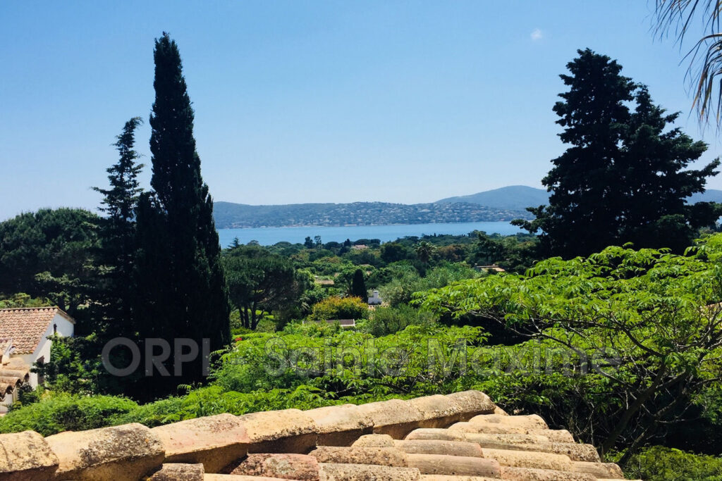 location villa 5 Pièce(s) – 5 pièces – 4 chambres – 220.00 m²