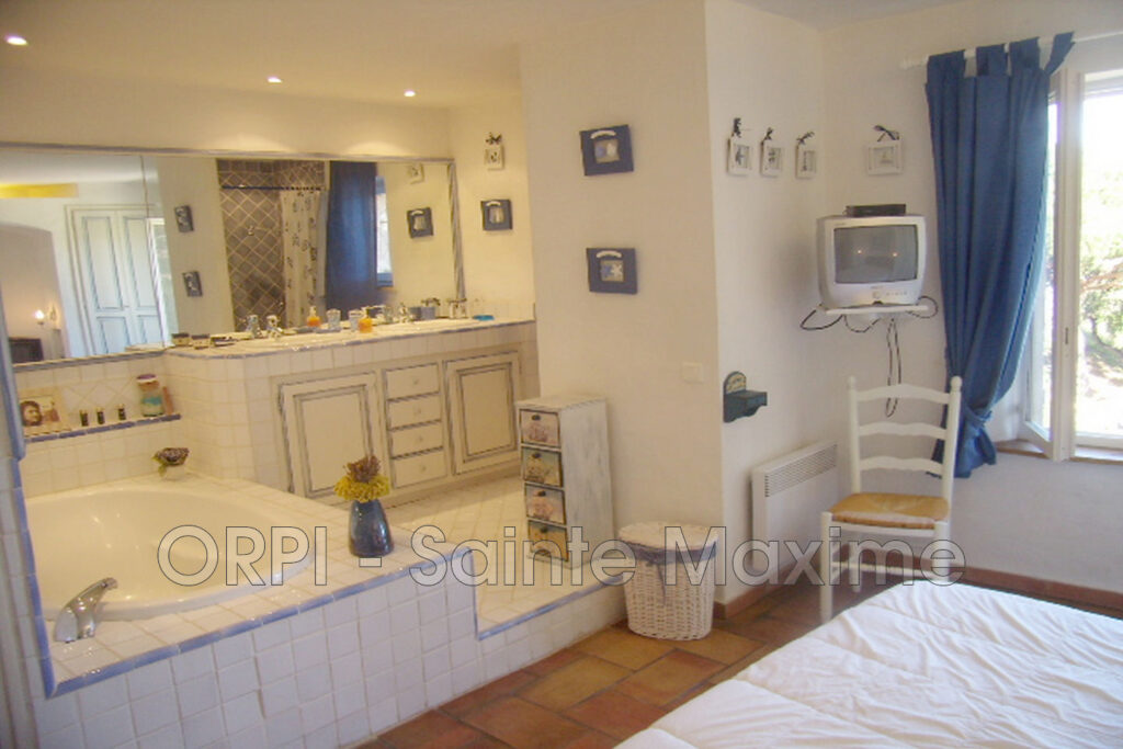 location villa 5 Pièce(s) – 5 pièces – 4 chambres – 130.00 m²