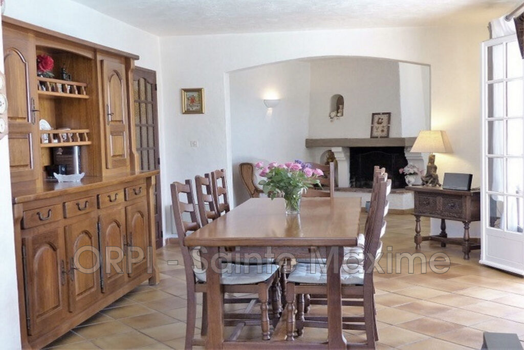 location villa 5 Pièce(s) – 5 pièces – 4 chambres – 180.00 m²