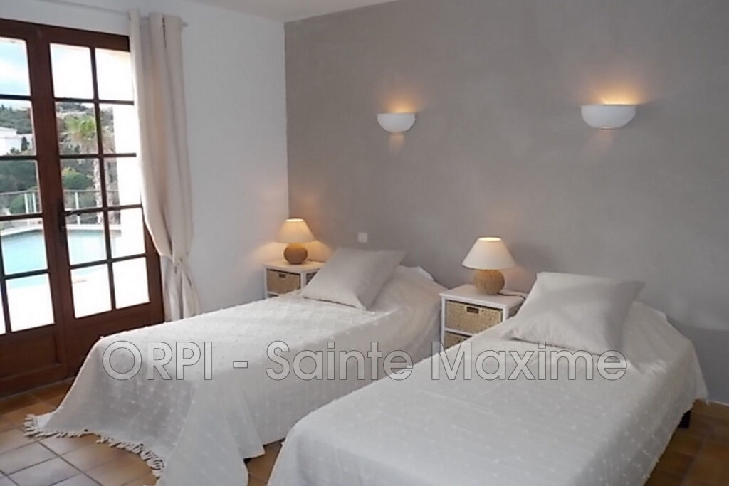 location villa 5 Pièce(s) – 5 pièces – 4 chambres – 180.00 m²