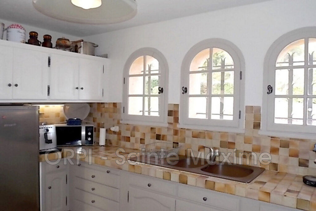 location villa 5 Pièce(s) – 5 pièces – 4 chambres – 180.00 m²