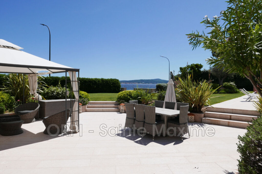 location villa 5 Pièce(s) – 5 pièces – 5 chambres – 296.00 m²