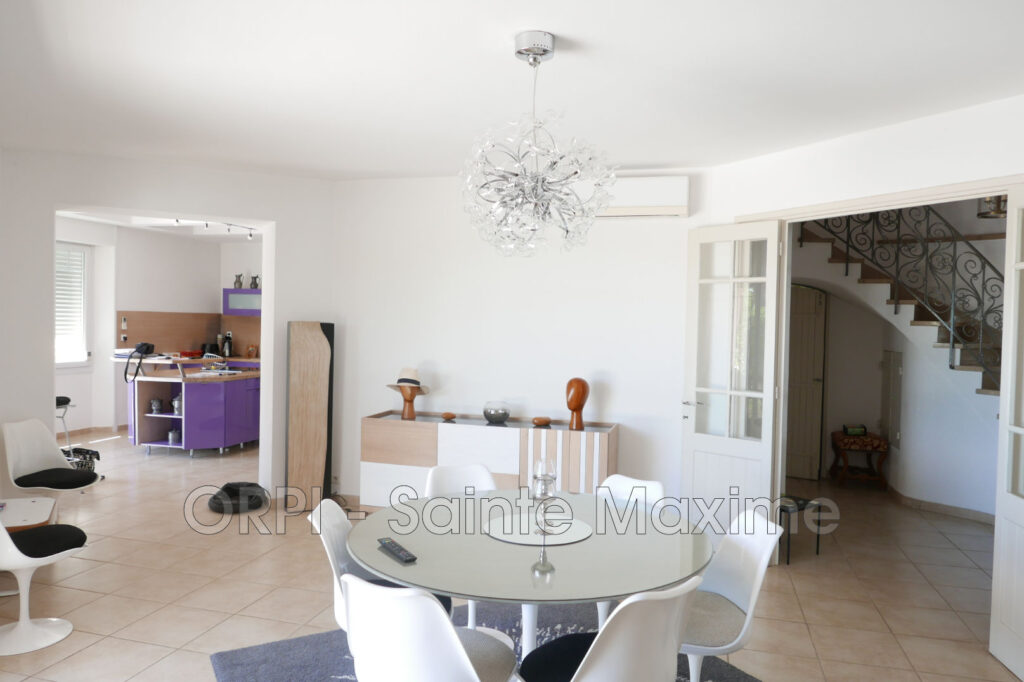 location villa 5 Pièce(s) – 5 pièces – 5 chambres – 296.00 m²