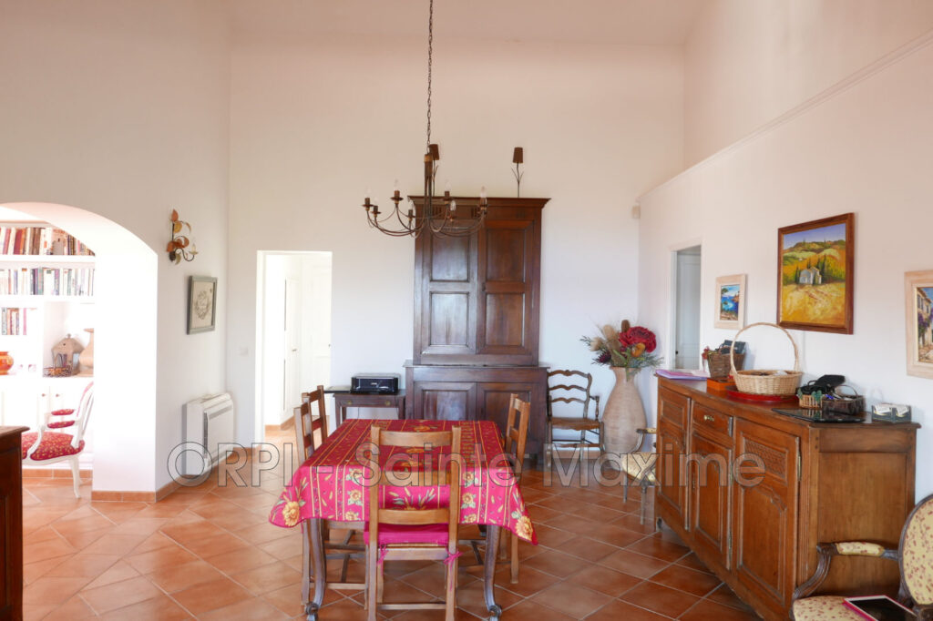 location villa provençale 6 Pièce(s) – 6 pièces – 5 chambres – 200.00 m²