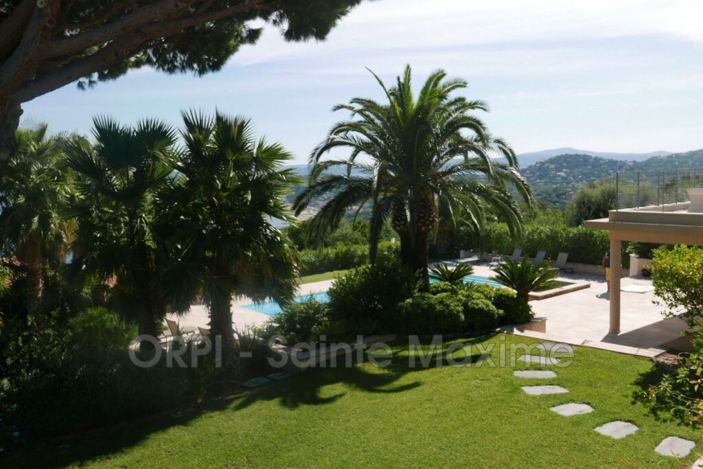 location maison contemporaine 7 Pièce(s) – 7 pièces – 5 chambres – 250.00 m²