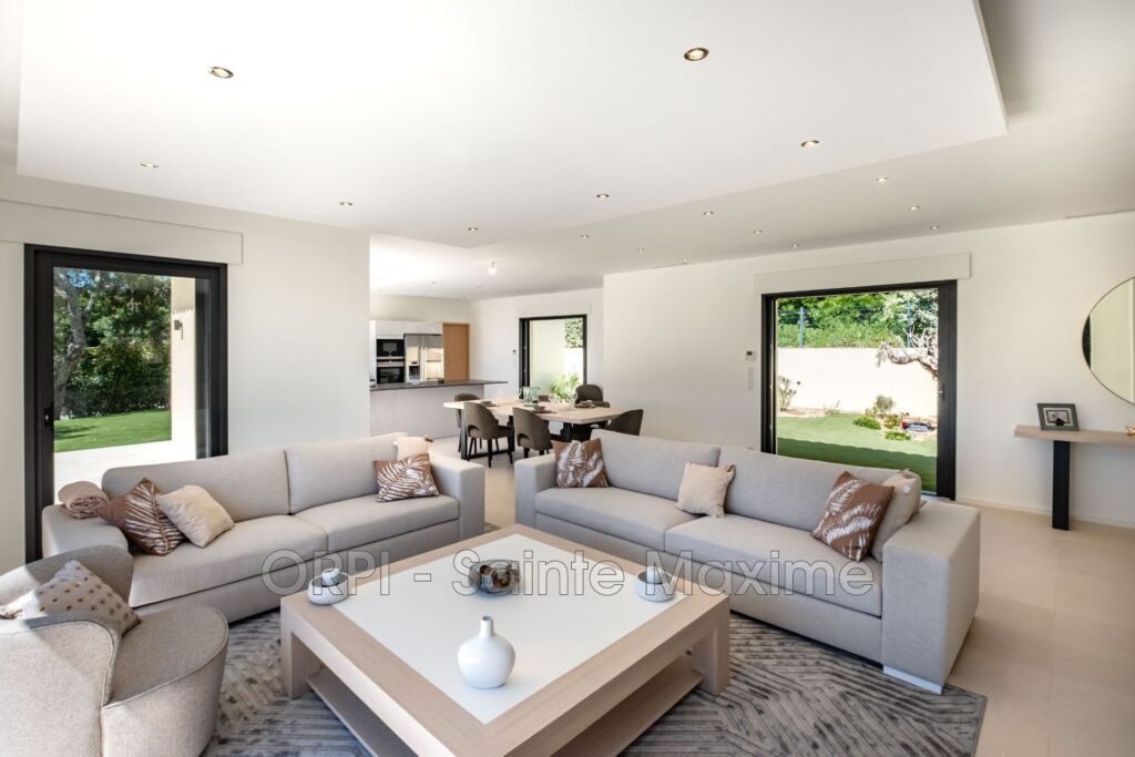 location maison contemporaine 5 Pièce(s) – 5 pièces – 4 chambres – 296.00 m²