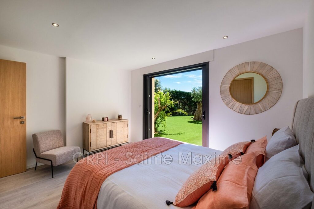 location maison contemporaine 5 Pièce(s) – 5 pièces – 4 chambres – 296.00 m²