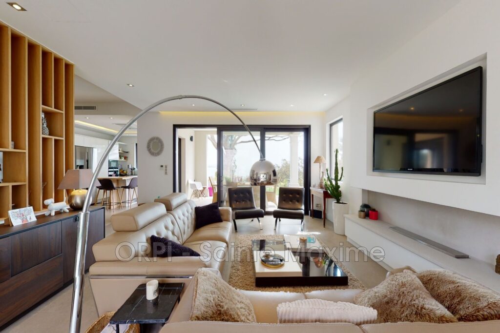 location maison contemporaine 5 Pièce(s) – 5 pièces – 4 chambres – 175.00 m²