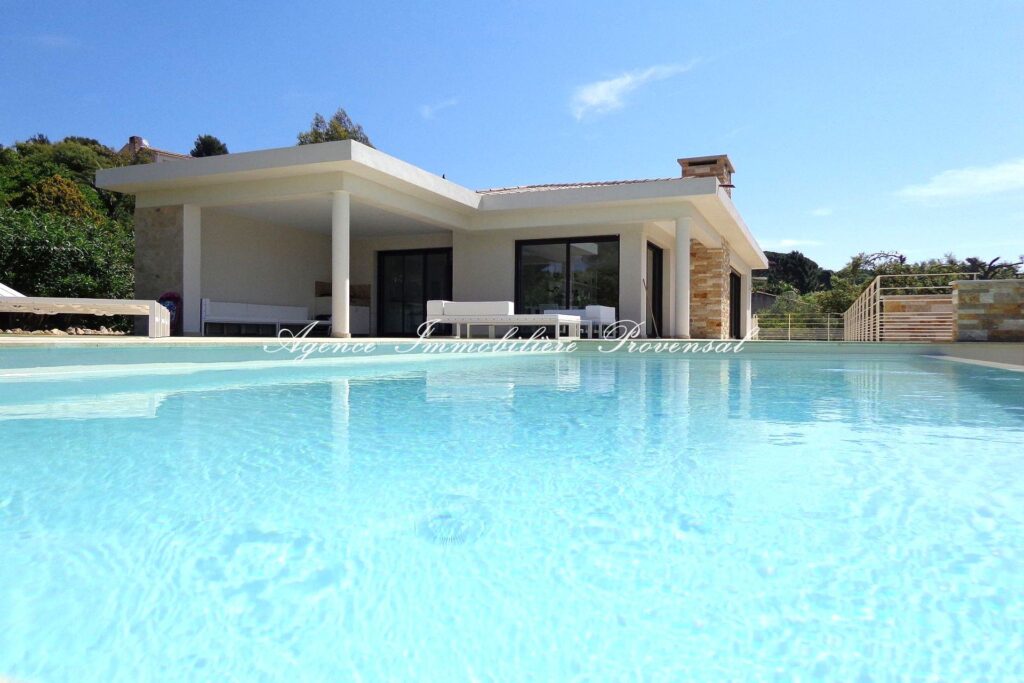 location villa 5 Pièce(s) – 5 pièces – 4 chambres – 200.00 m²