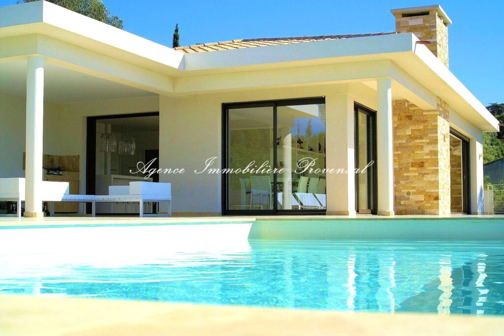 location villa 5 Pièce(s) – 5 pièces – 4 chambres – 200.00 m²