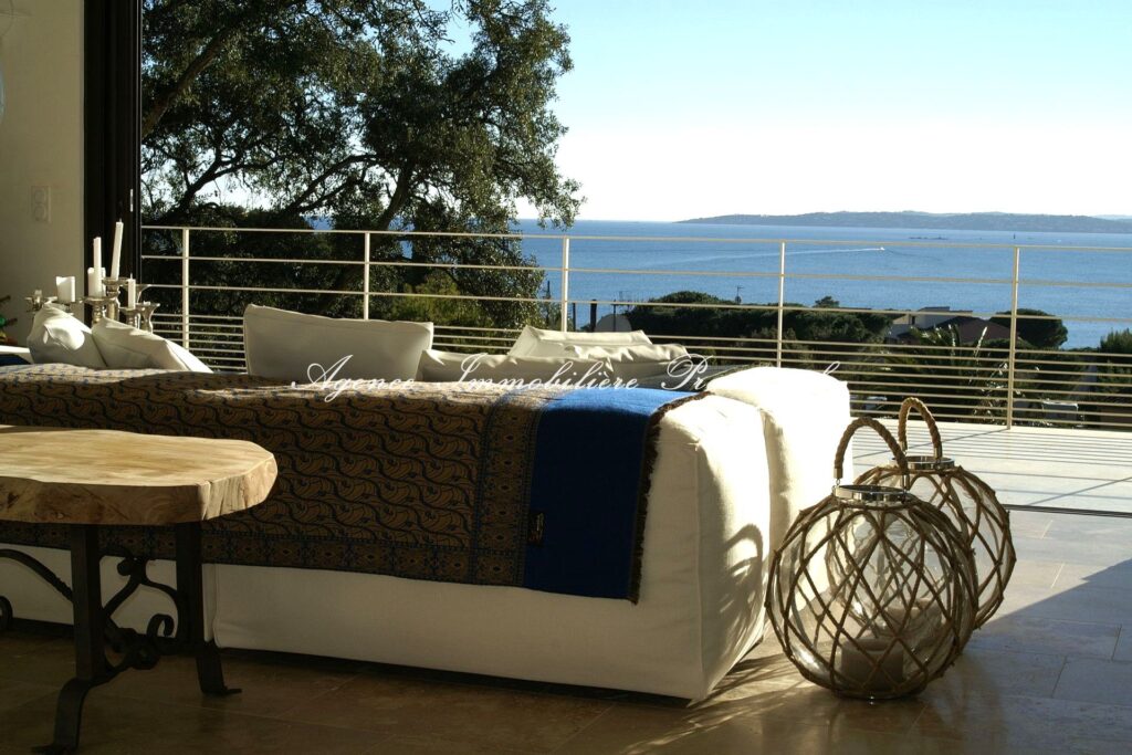 location villa 5 Pièce(s) – 5 pièces – 4 chambres – 200.00 m²