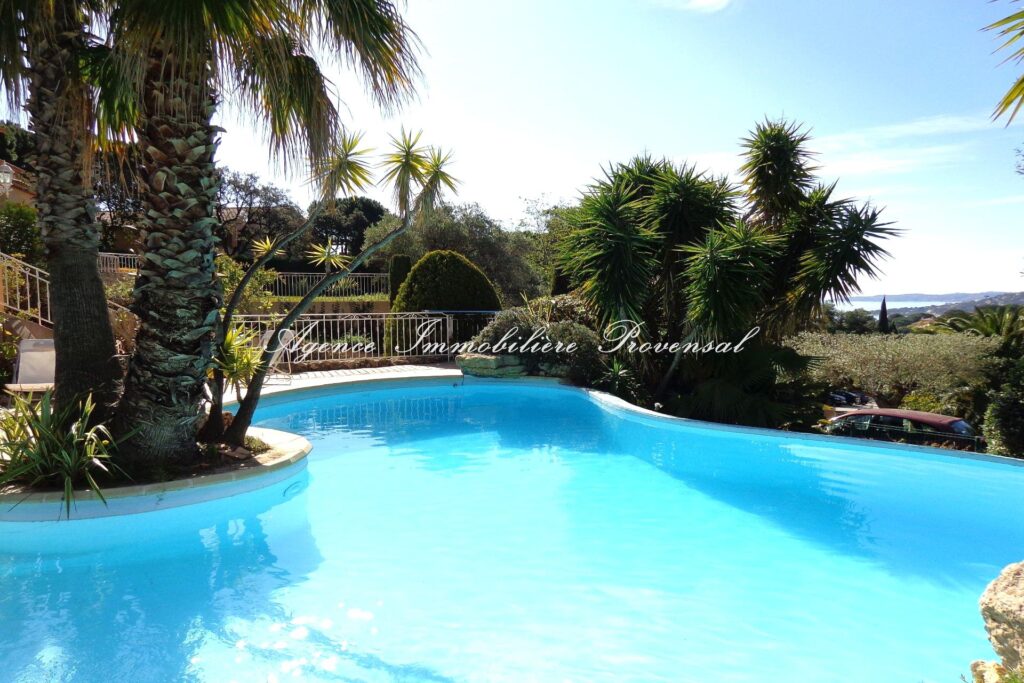 location villa 5 Pièce(s) – 5 pièces – 4 chambres – 180.00 m²